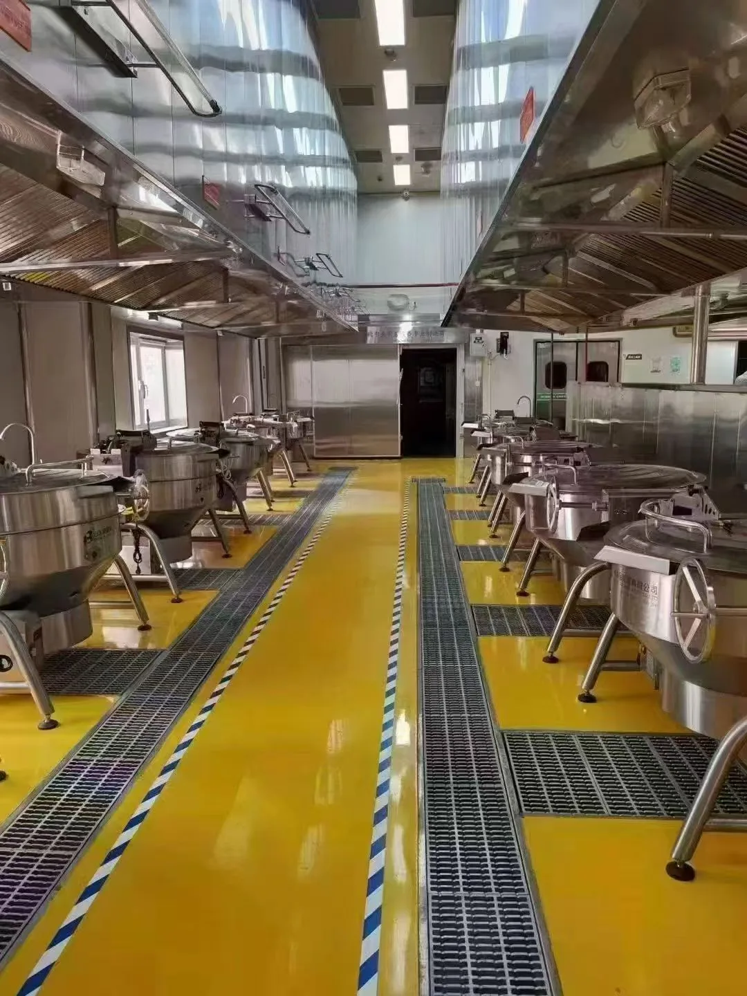 高耐候聚氨酯地坪