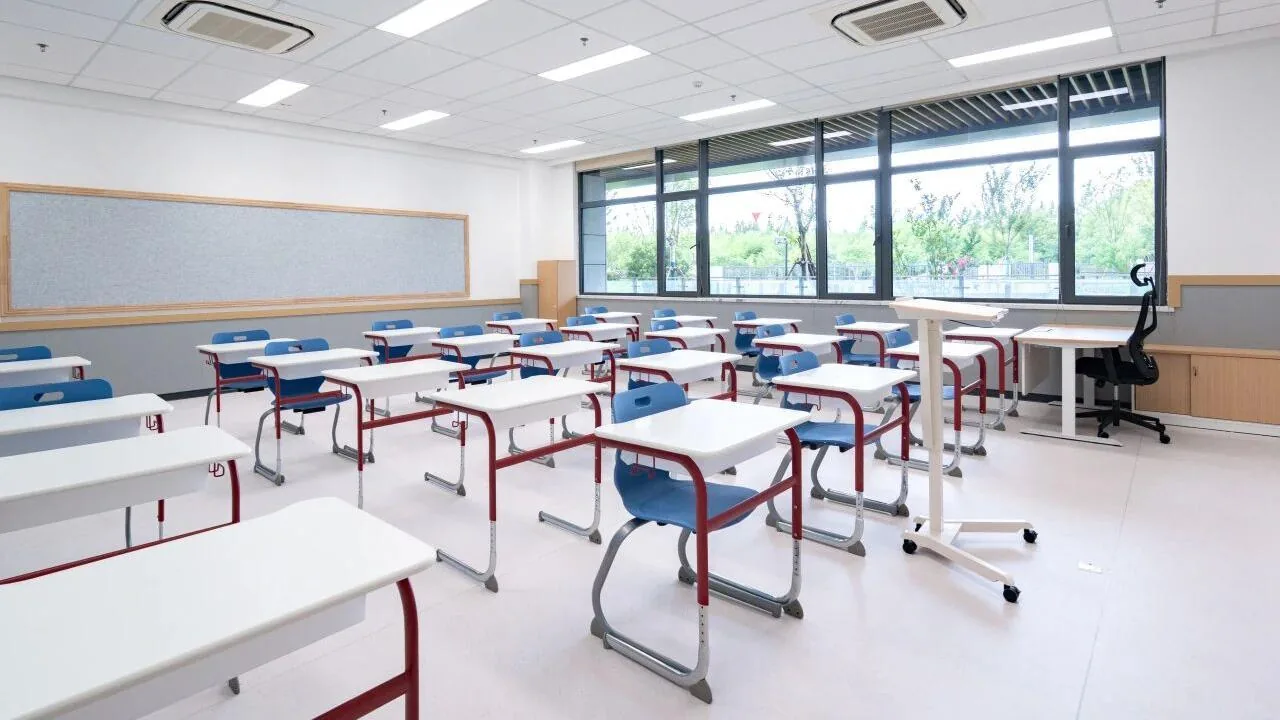 学校PVC地板翻新